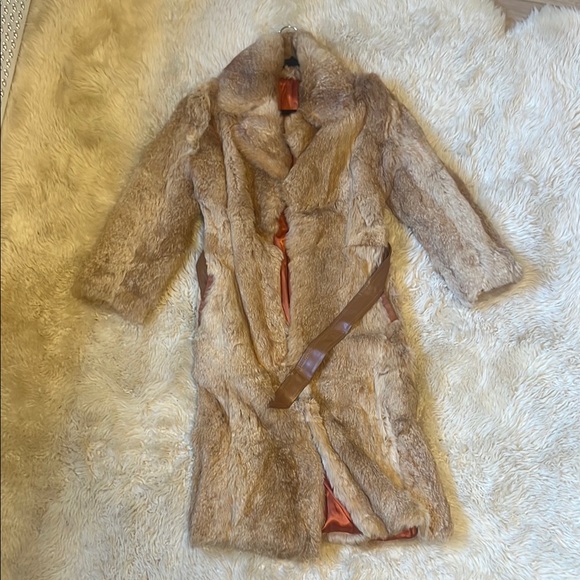Women's full length Real Fur Coat - Beige brown - Picture 3 of 7